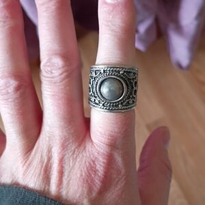 Elegant Sterling Silver Statement Ring Size 7
